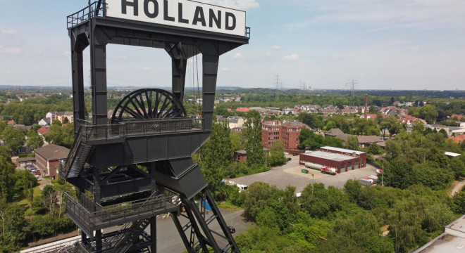 Fördergerüst der einstigen Zeche Holland in Wattenscheid